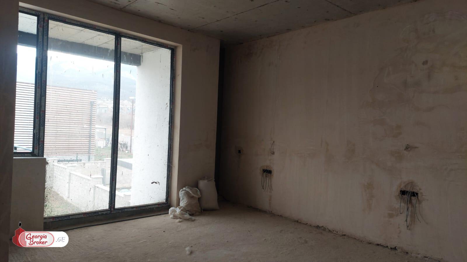 იყიდება ახალი აშენებული 6 ოთახიანი სახლი საგურამოში